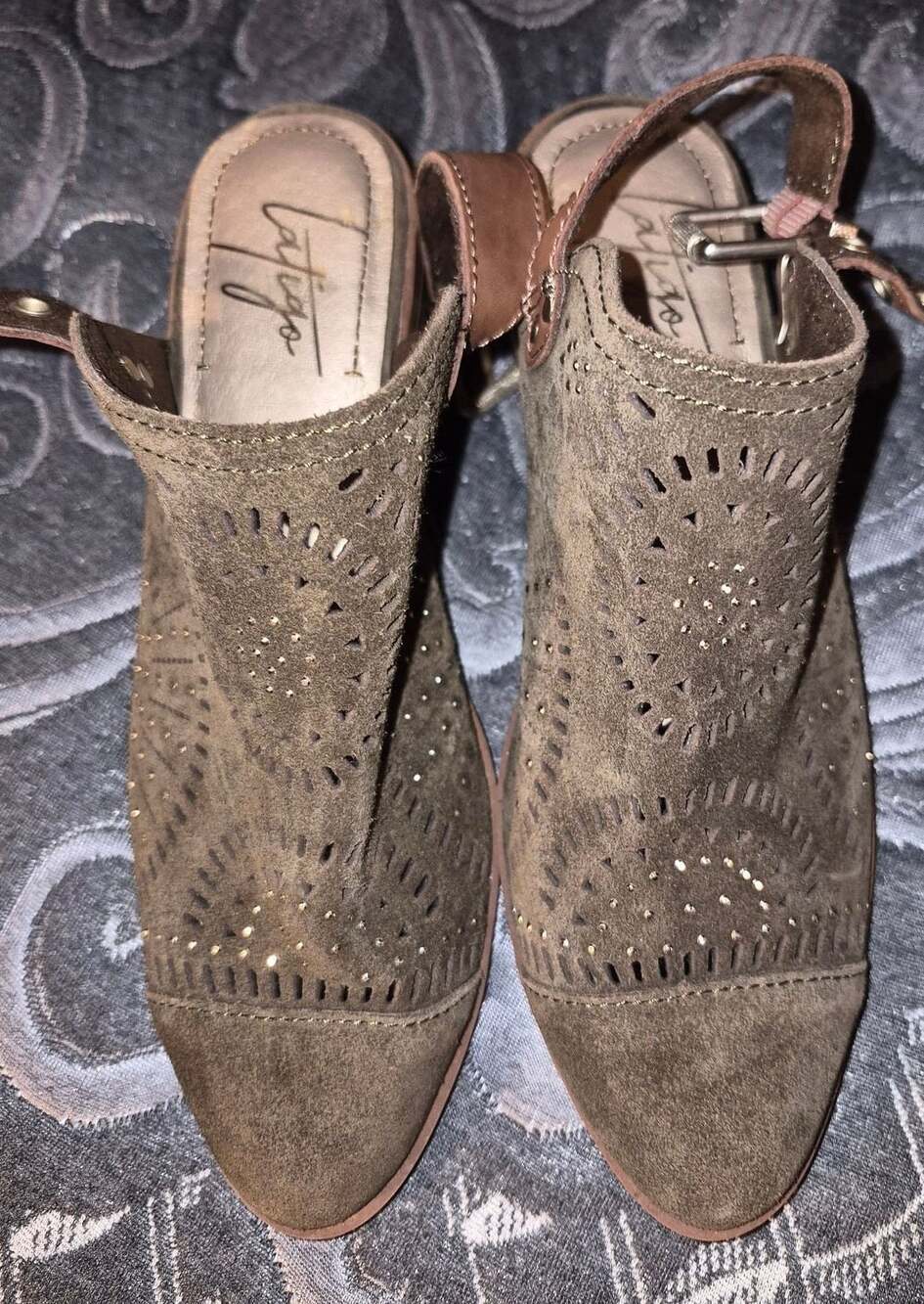 Latigo muren brown suede block heel mules